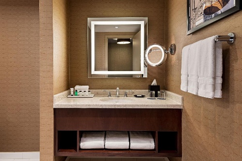 Sheraton Toronto Airport Hotel & Conference Centre image 2